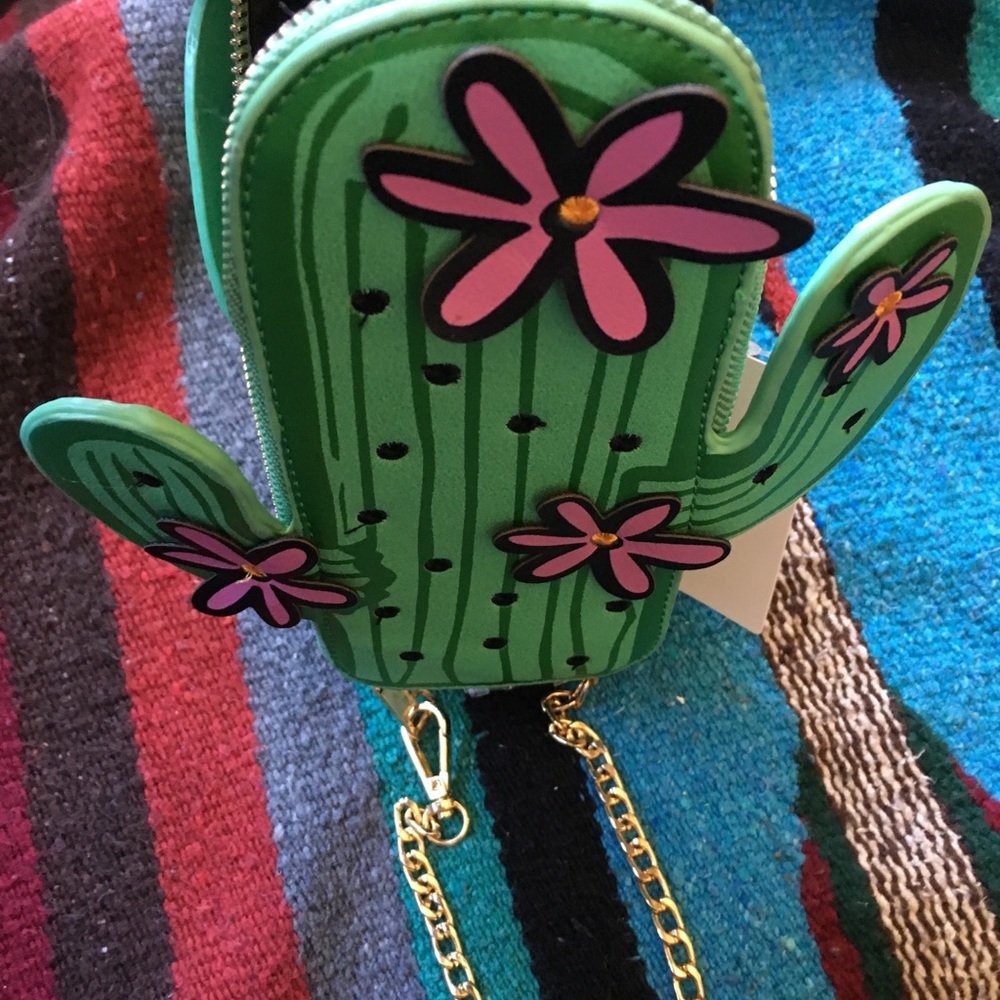 Adorable Cactus Purse 🌵 - Picture 3 of 8
